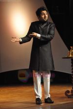 Vir Das at Vir Das stand up comedy act in Andrews on 26th June 2011 (2).JPG
